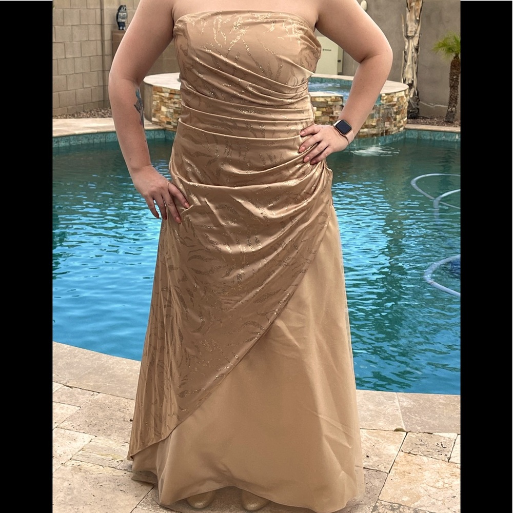Gorgeous Gold Gown ~ Prom Dress ~ Jr. Size 17/18